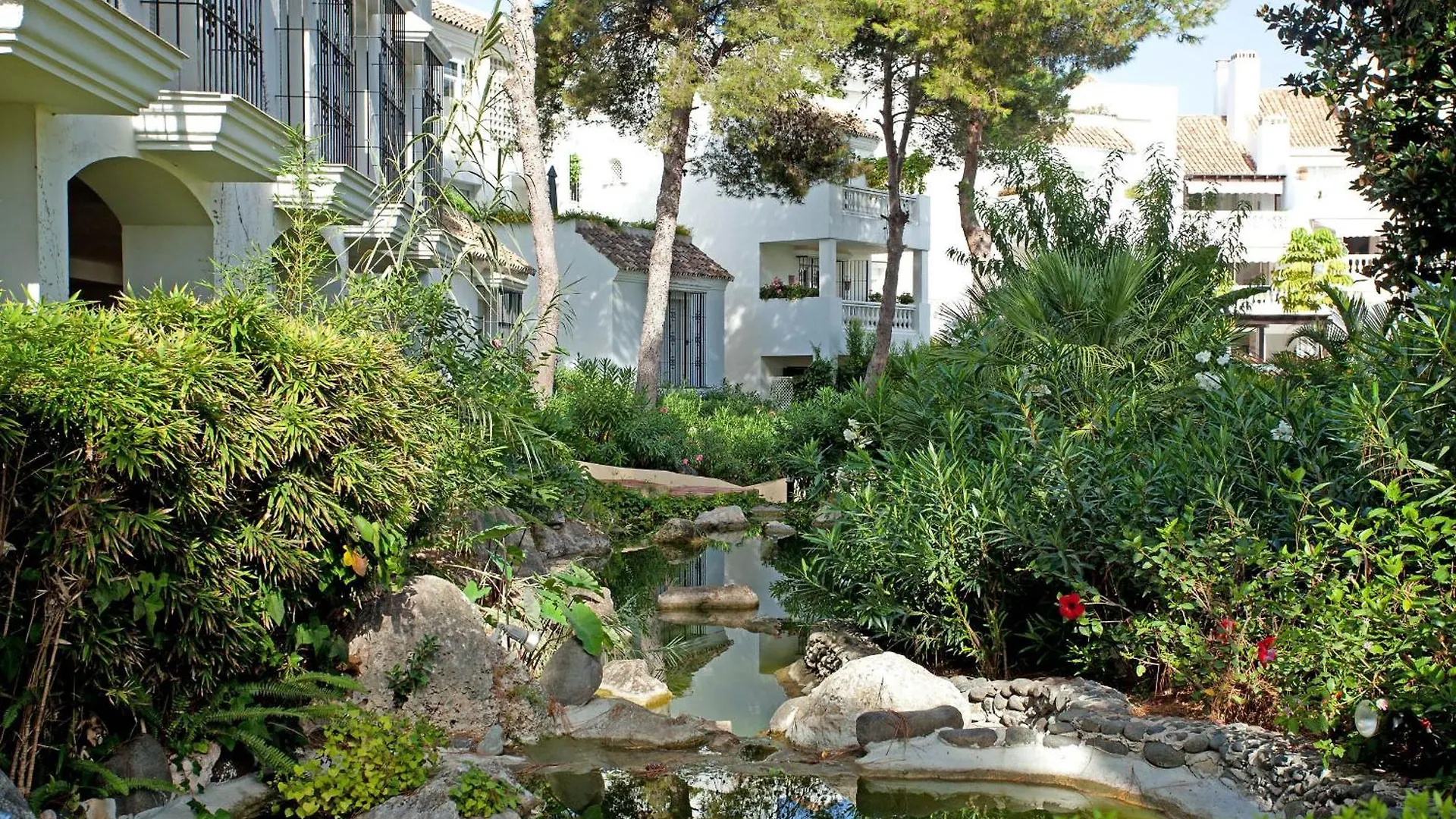 White Pearl Beach J4 Marbella 0*,