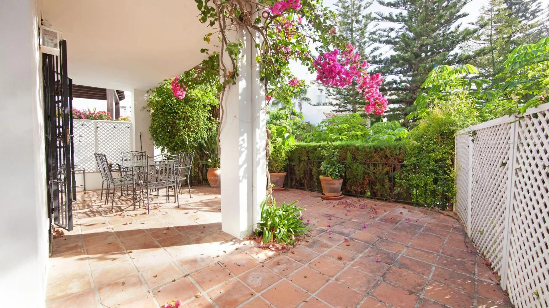 White Pearl Beach J4 Marbella Lägenhet