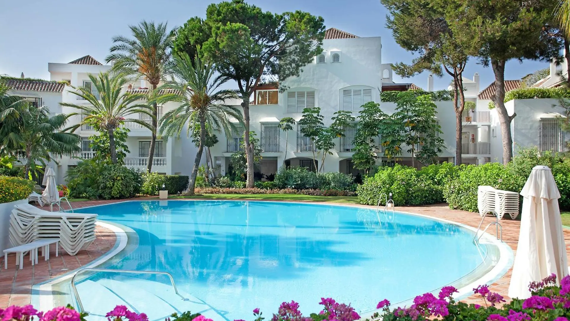 White Pearl Beach J4 Marbella