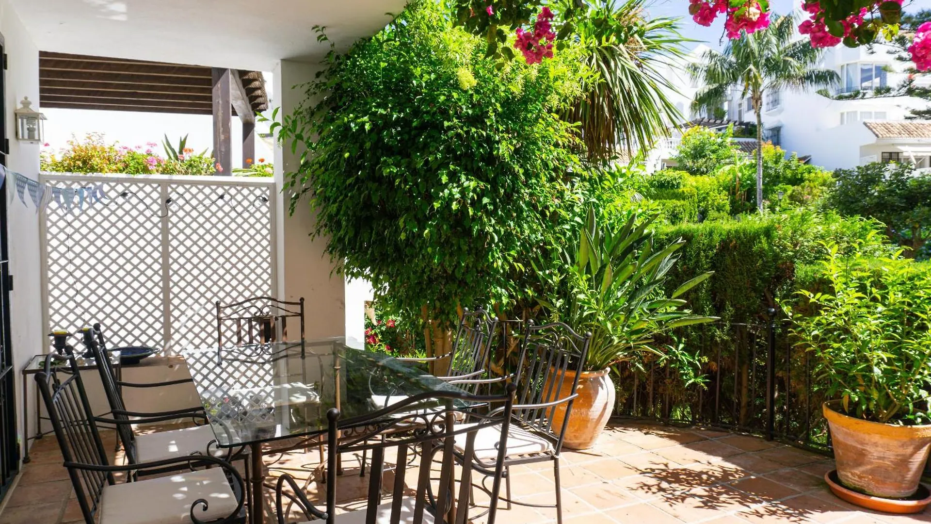 White Pearl Beach J4 Marbella