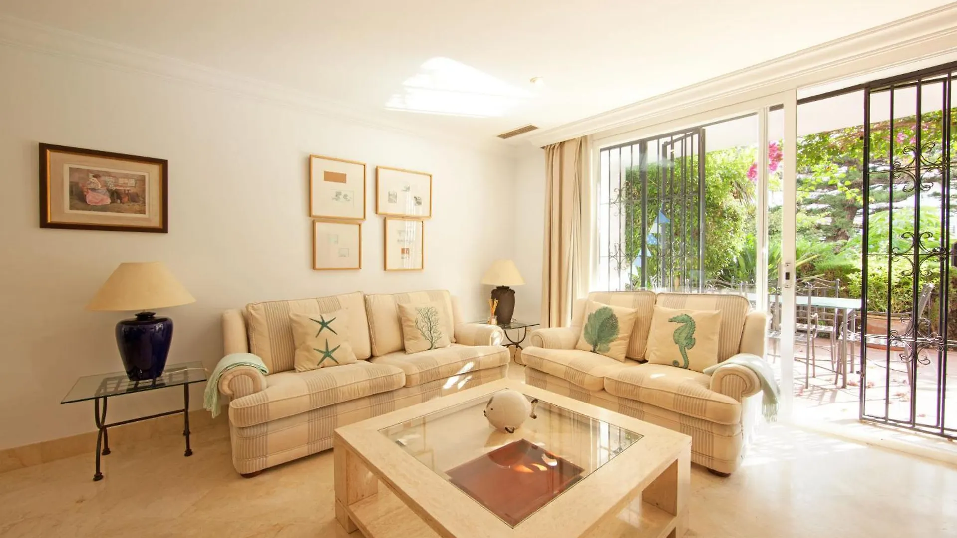 White Pearl Beach J4 Marbella Apartment